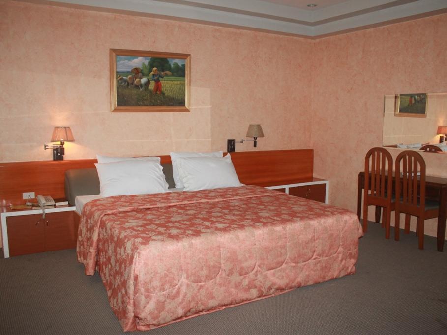 Hotel Elena Davao Экстерьер фото